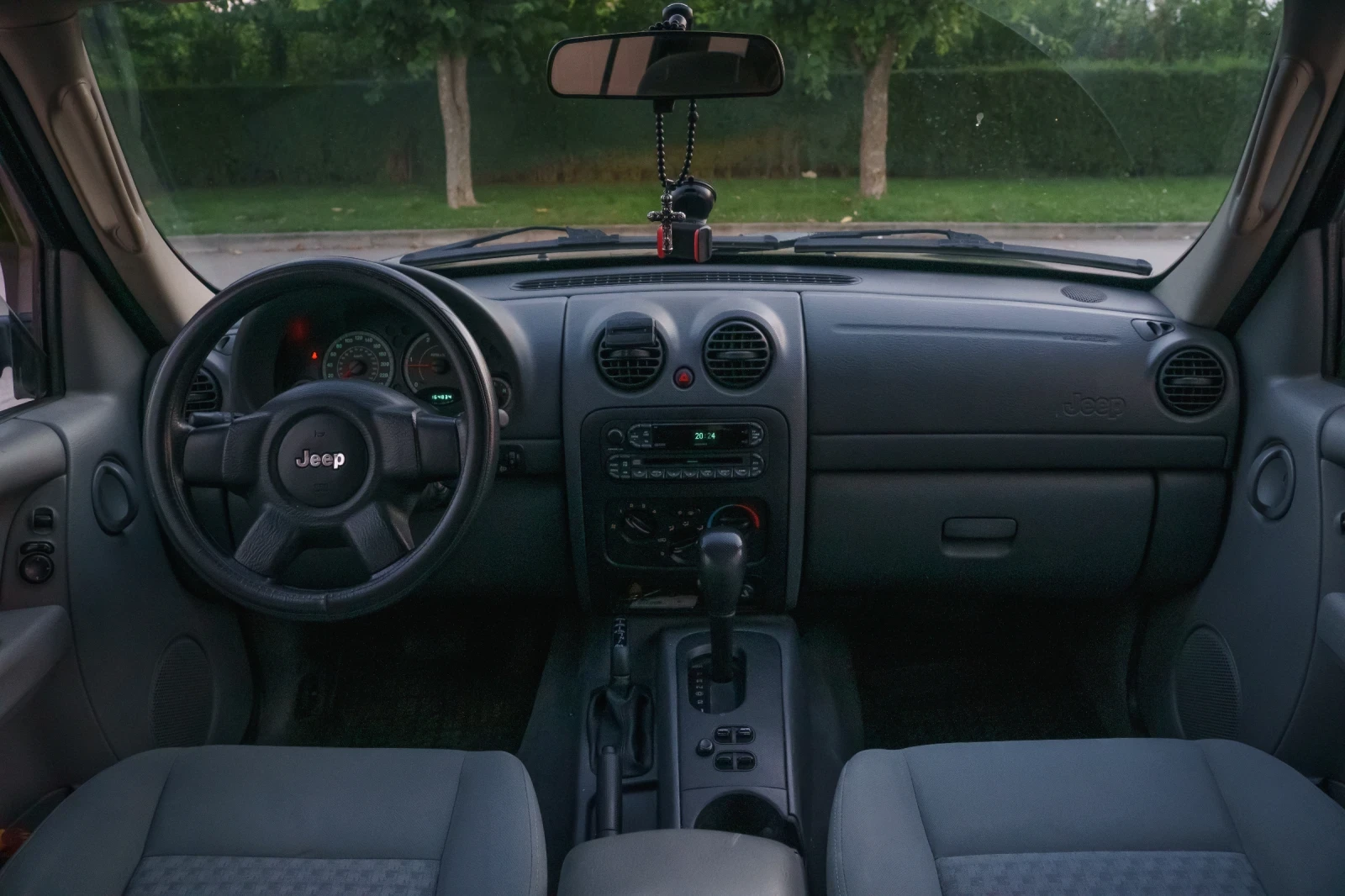 Jeep Cherokee Jeep Cherokee 2.8 CRD , снимка 11 - Автомобили и джипове - 55597106