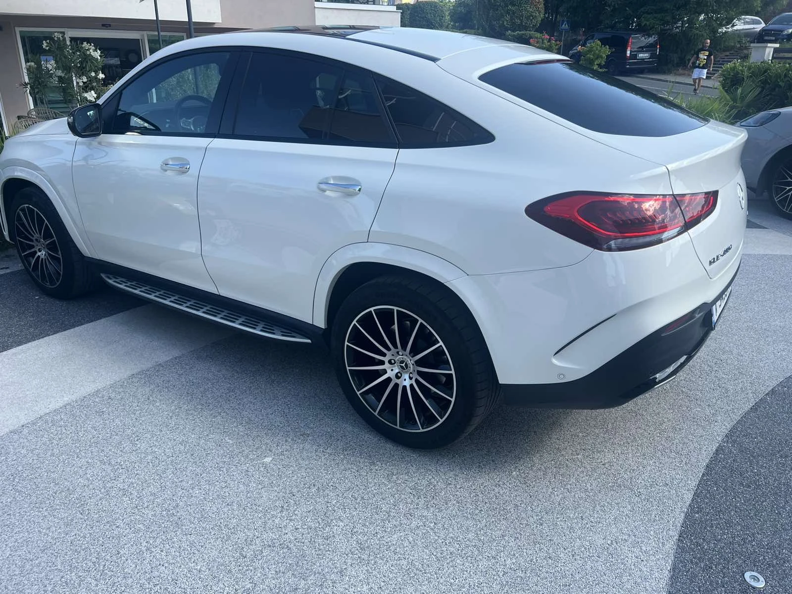 Mercedes-Benz GLE 400 COUPE AMG PANO, снимка 12 - Автомобили и джипове - 55498659