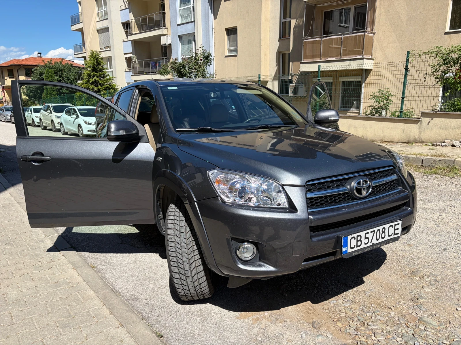 Toyota Rav4, снимка 7 - Автомобили и джипове - 55713468