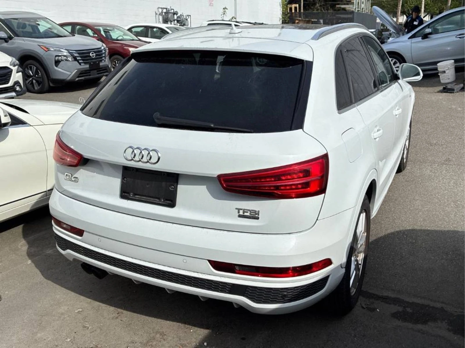 Audi Q3 Technik * АвтоКредит * (ЦЕНА ДО БГ), снимка 4 - Автомобили и джипове - 56278866