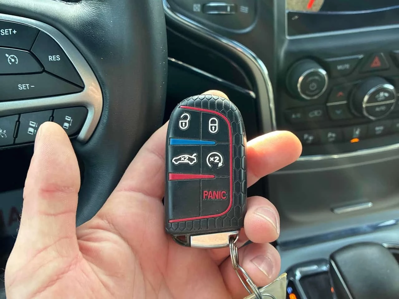 Jeep Grand cherokee * Overland * CARFAX * ����� �� ����������� | Mobile.bg � ����������� 11