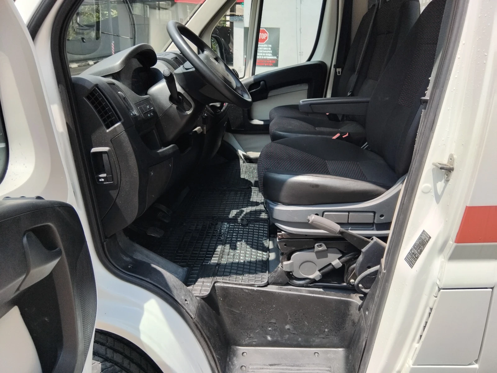 Peugeot Boxer, снимка 12 - Бусове и автобуси - 55340779