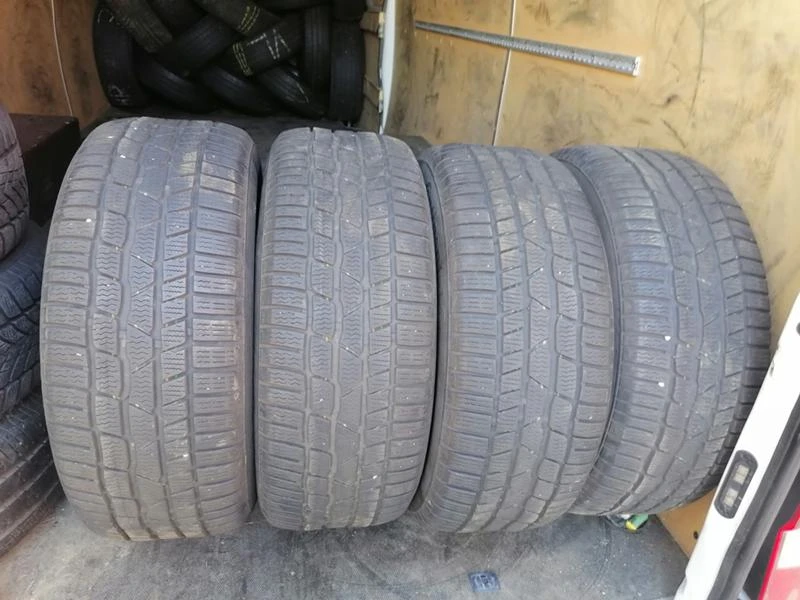 Гуми Зимни 225/55R16, снимка 1 - Гуми и джанти - 29589610