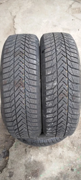 Гуми Зимни 165/65R14, снимка 1 - Гуми и джанти - 47993894