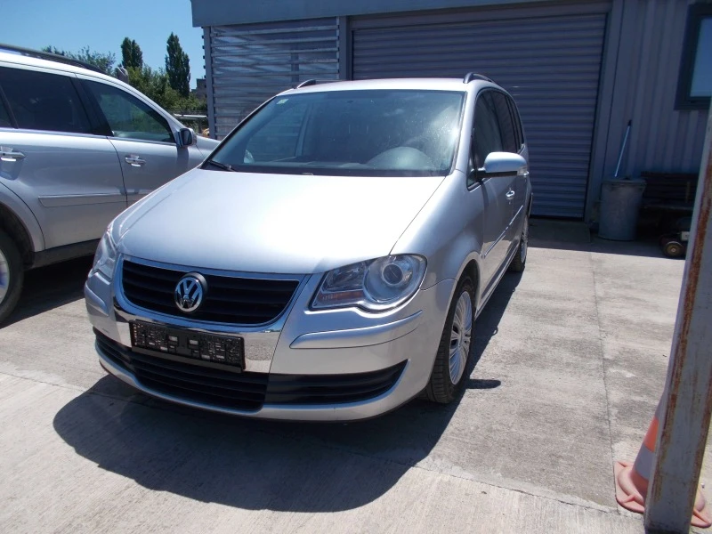 VW Touran 1.4 TSI, снимка 4 - Автомобили и джипове - 41496395