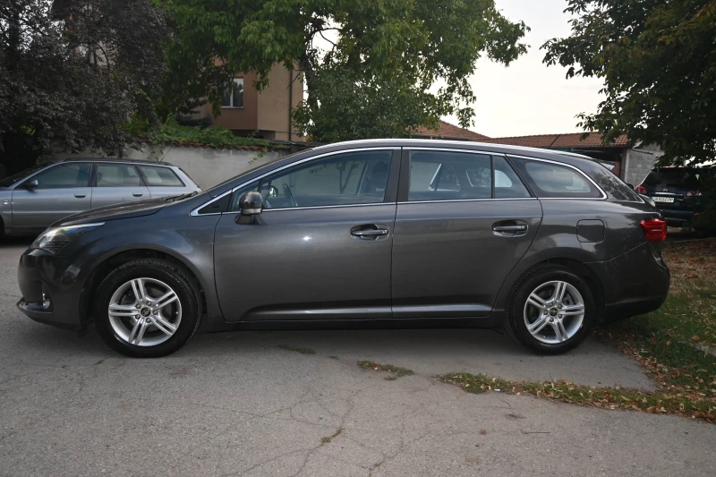 Toyota Avensis 2.0i-AUTOMATIK, снимка 3 - Автомобили и джипове - 47061525