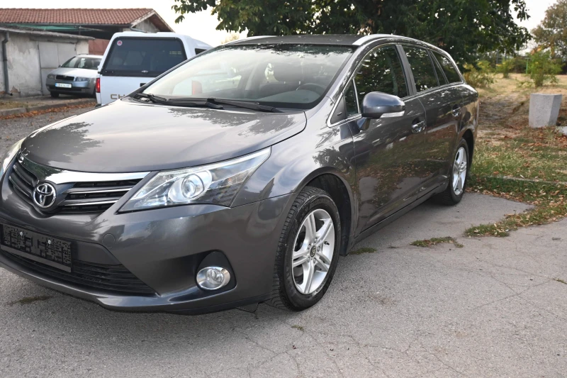 Toyota Avensis 2.0i-AUTOMATIK, снимка 2 - Автомобили и джипове - 47061525