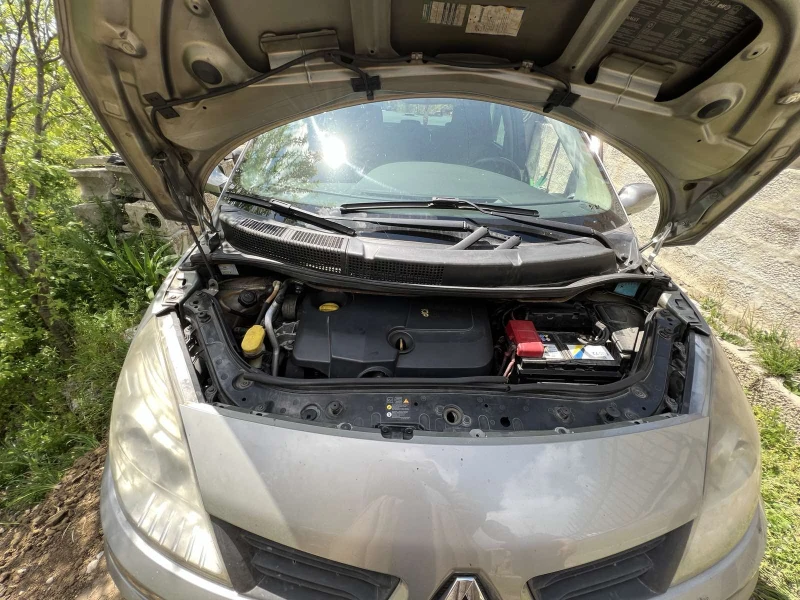 Renault Scenic 1.5 DCI, снимка 7 - Автомобили и джипове - 48464412