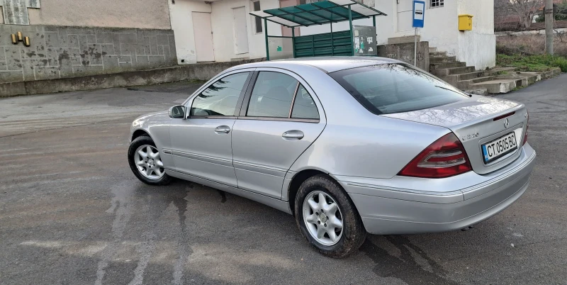 Mercedes-Benz C 220 CDI, снимка 8 - Автомобили и джипове - 48511134