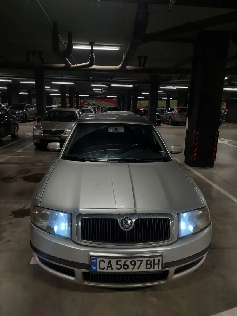 Skoda Superb, снимка 16 - Автомобили и джипове - 48853528