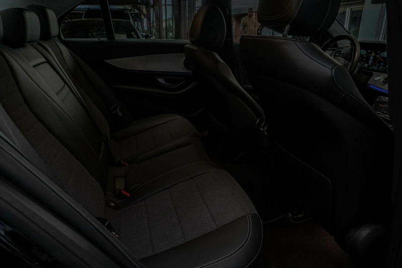 Mercedes-Benz E 300 dE/4Matic/Multibeam Led/Ambient/Камера/Virtual, снимка 8 - Автомобили и джипове - 51172898