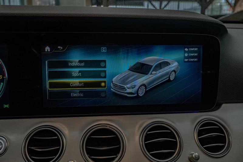 Mercedes-Benz E 300 dE/4Matic/Multibeam Led/Ambient/Камера/Virtual, снимка 12 - Автомобили и джипове - 51172898