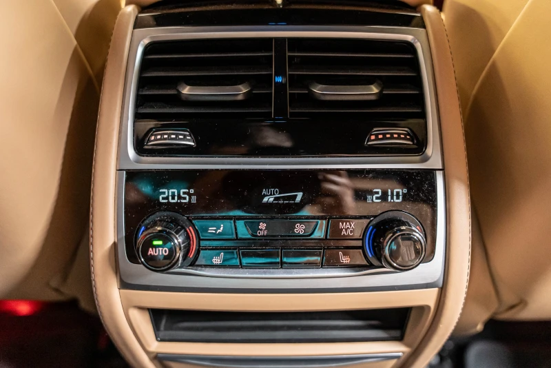 BMW 750 Xdrive, снимка 15 - Автомобили и джипове - 51505675