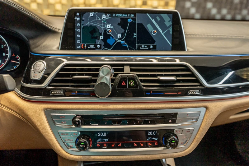 BMW 750 Xdrive, снимка 12 - Автомобили и джипове - 51505675