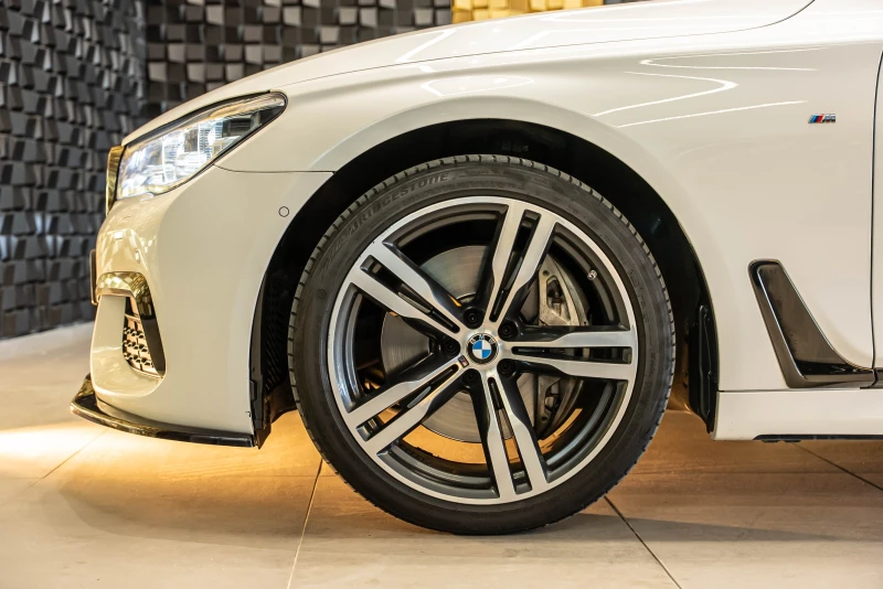 BMW 750 Xdrive, снимка 5 - Автомобили и джипове - 51505675