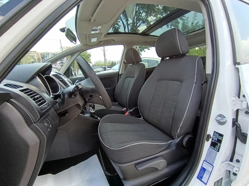 Kia Venga PANORAMA, снимка 11 - Автомобили и джипове - 51580119