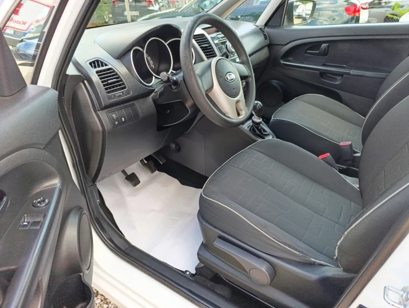 Kia Venga PANORAMA, снимка 9 - Автомобили и джипове - 51580119