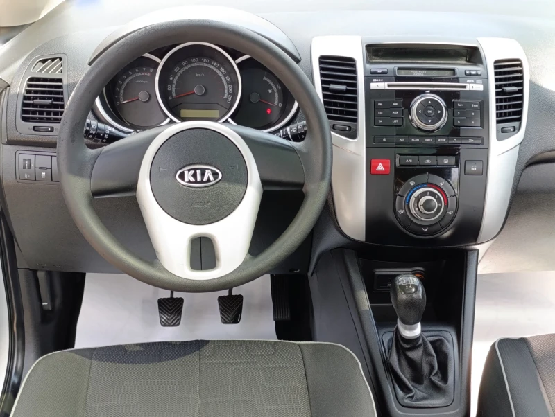 Kia Venga PANORAMA, снимка 14 - Автомобили и джипове - 51580119