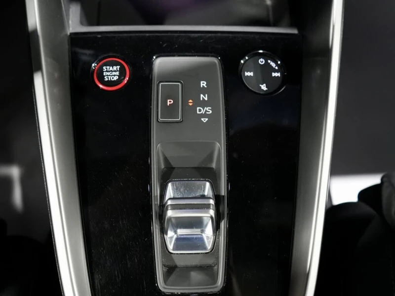 Audi S3 * QUATTRO* PROGRESSIV* АвтоКредит* (ЦЕНА ДО БГ), снимка 10 - Автомобили и джипове - 52517207