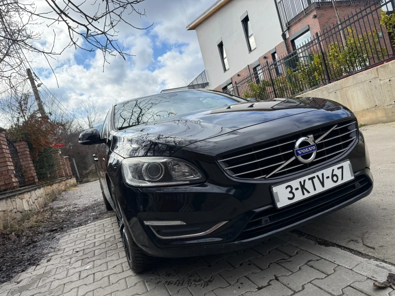 Volvo V60 2.4 AWD Summum, снимка 2 - Автомобили и джипове - 53264116