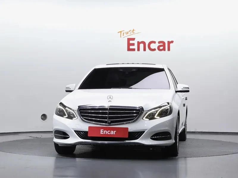 Mercedes-Benz E 300 Elegance, снимка 3 - Автомобили и джипове - 54955245