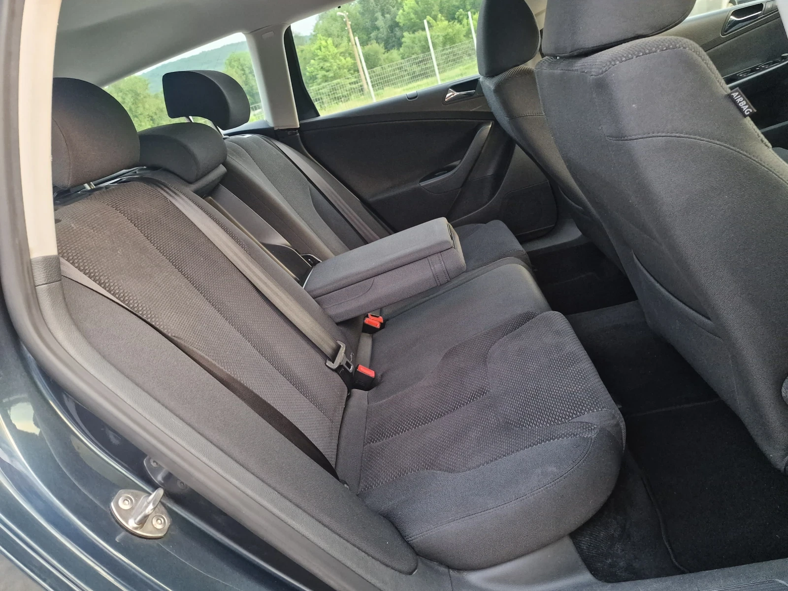 VW Passat 1.9* 105* BLUEMOTION  - изображение 9