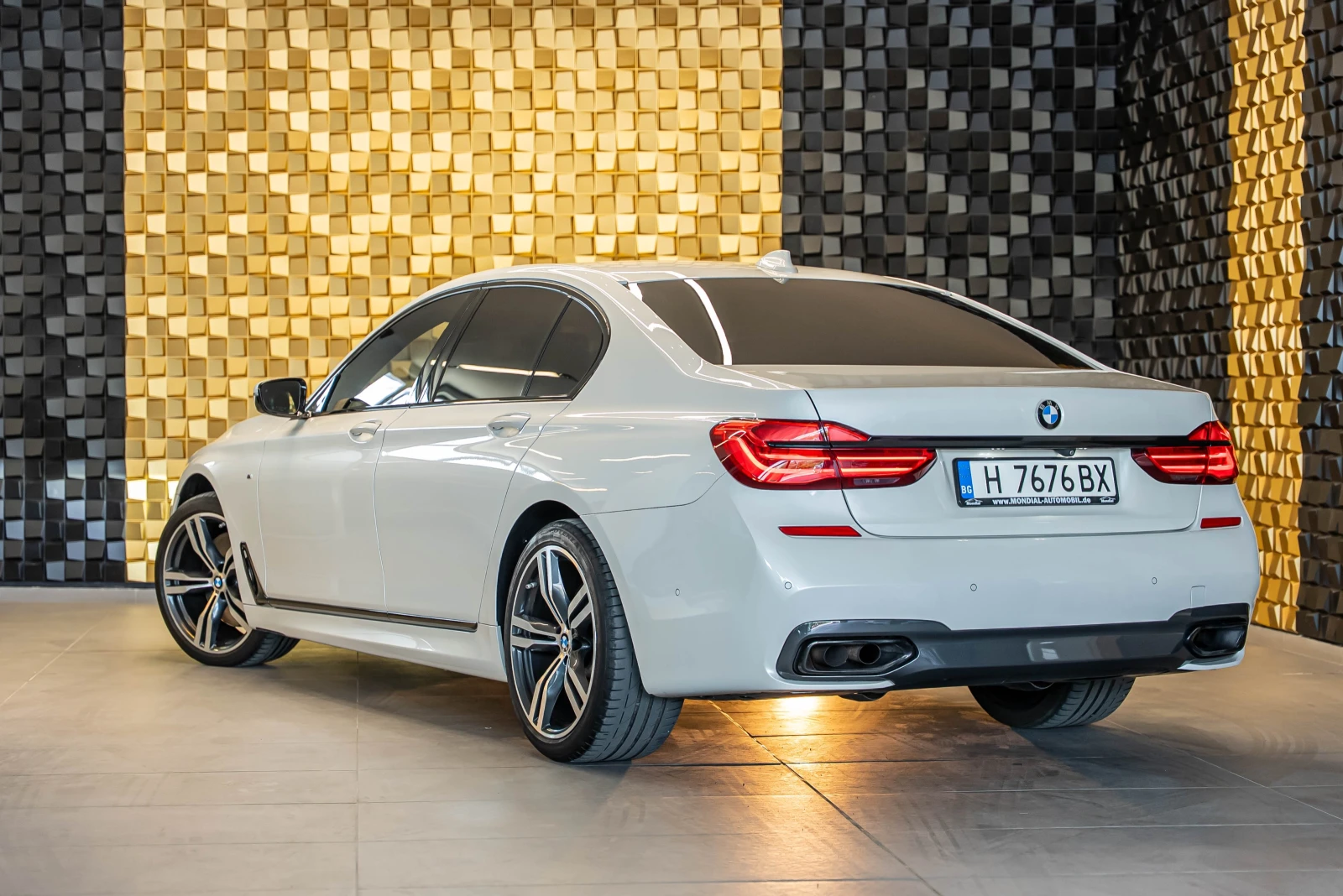 BMW 750 Xdrive - изображение 4