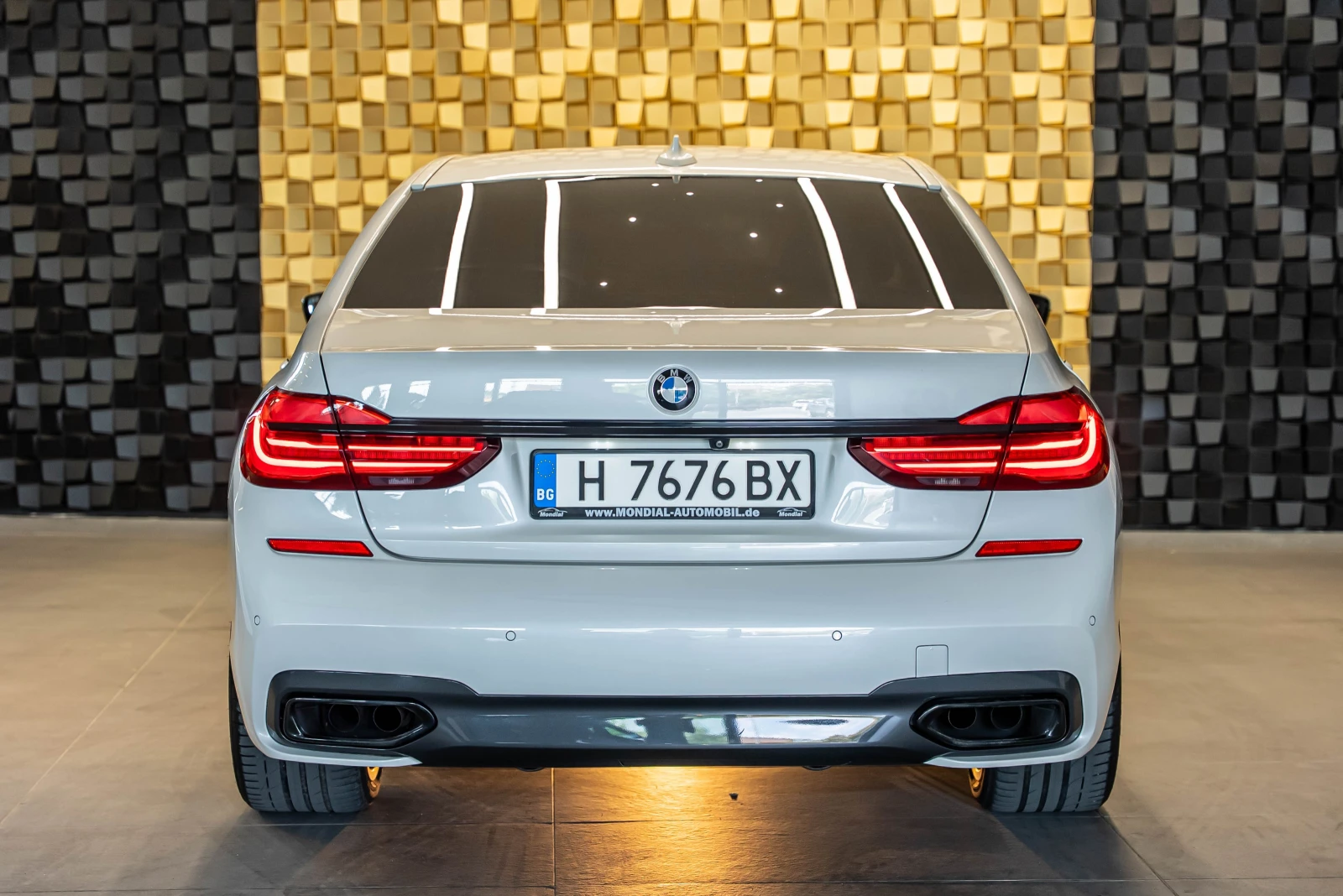 BMW 750 Xdrive - изображение 3