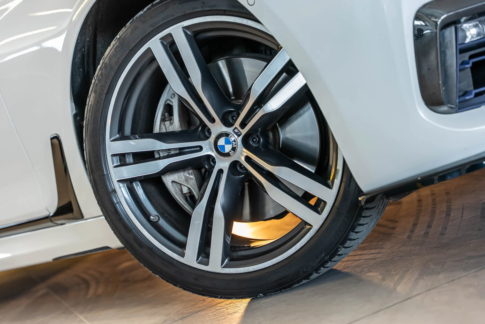 BMW 750 Xdrive - изображение 7