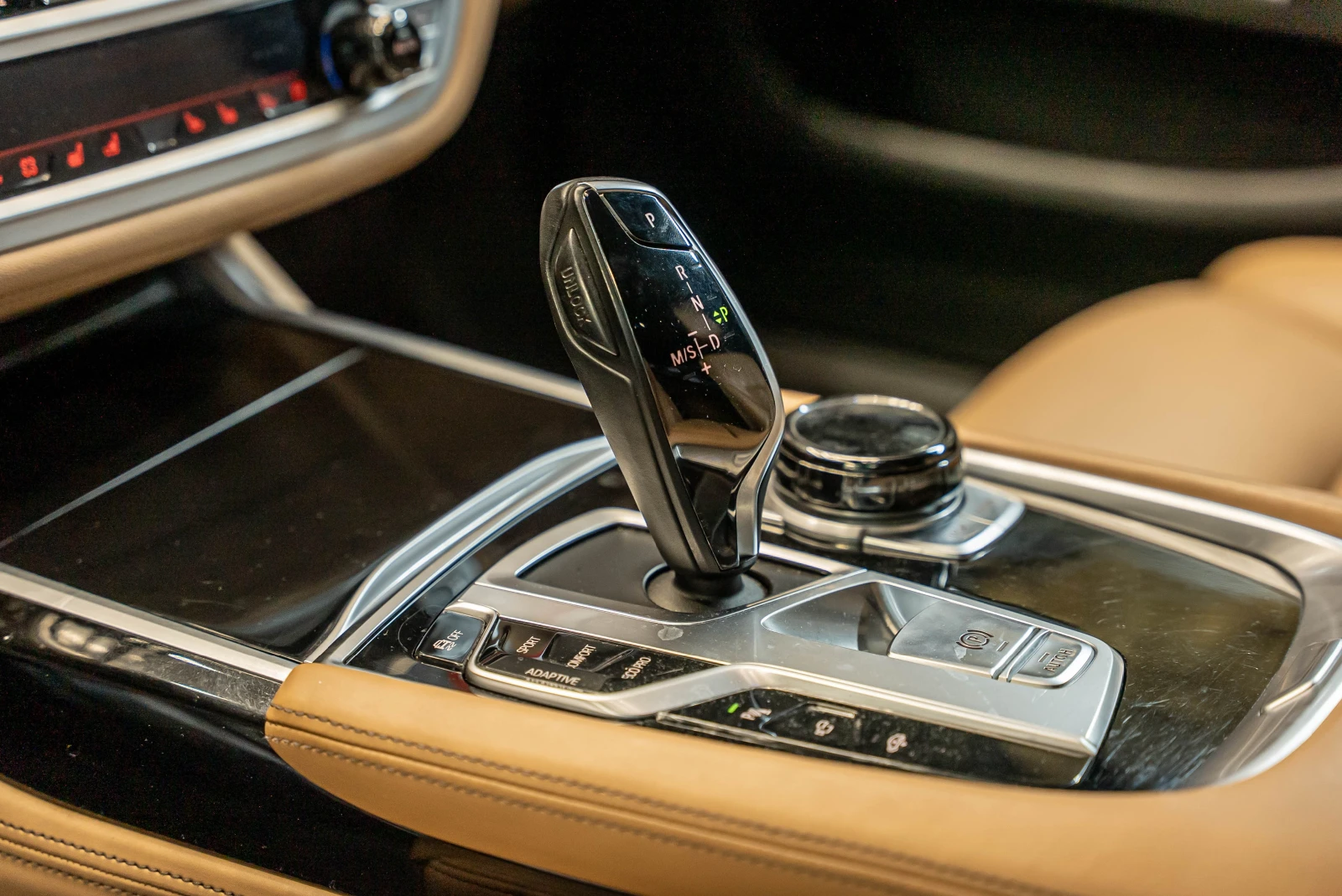 BMW 750 Xdrive - изображение 9