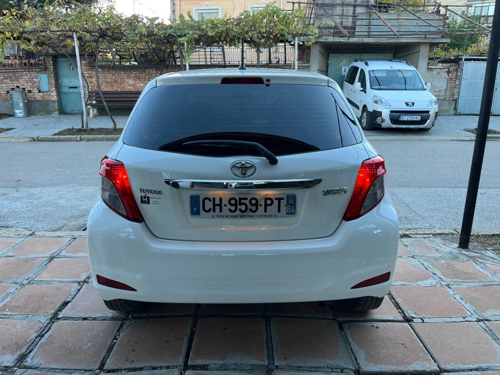 Toyota Yaris  - изображение 4