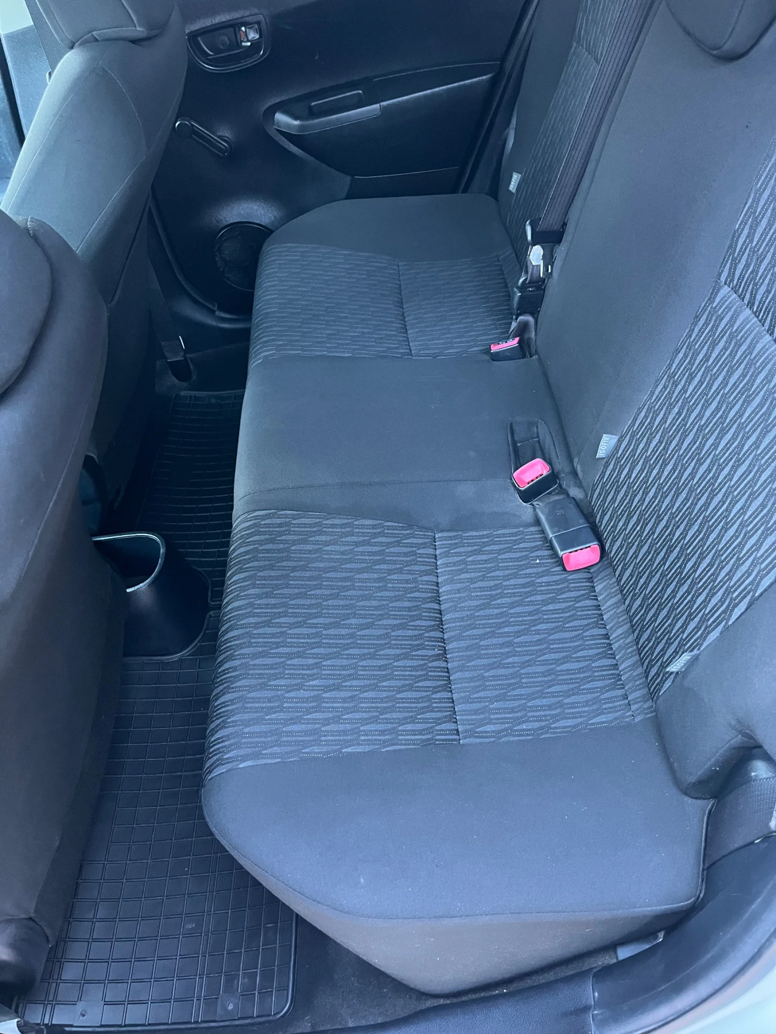 Toyota Yaris  - изображение 9