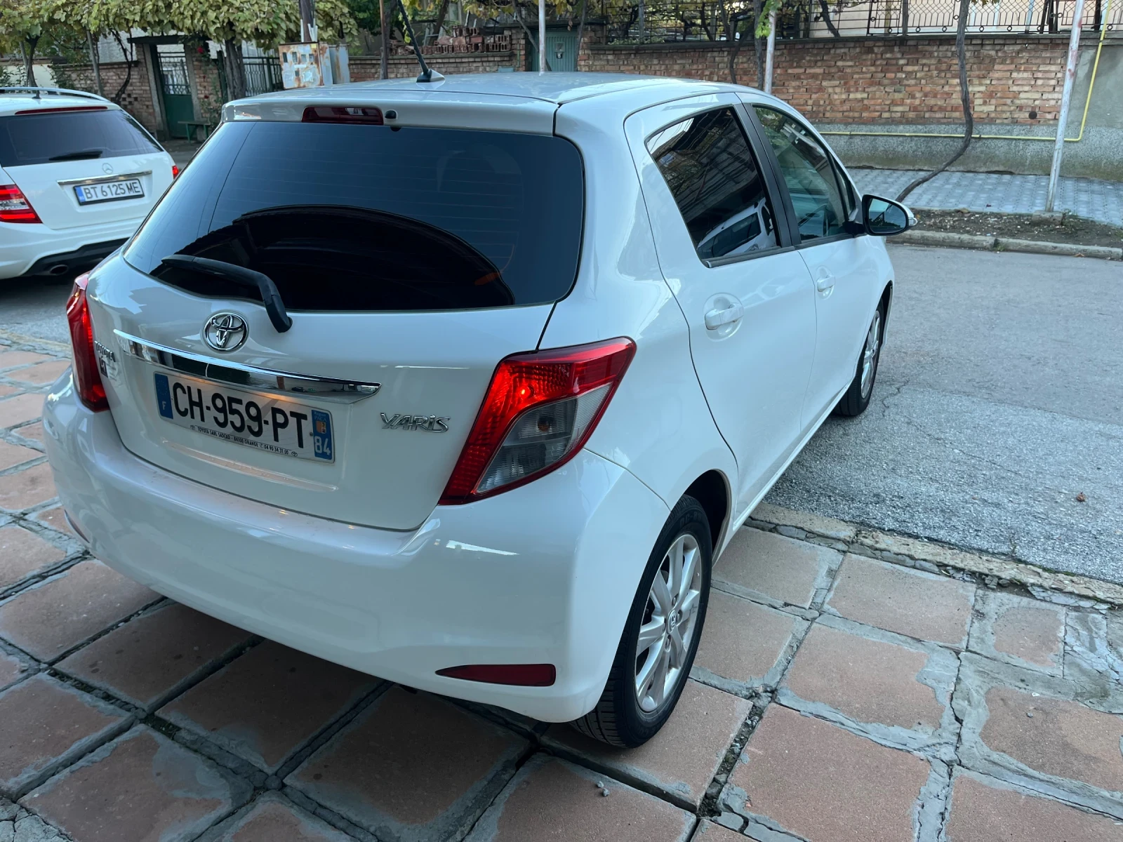 Toyota Yaris  - изображение 5
