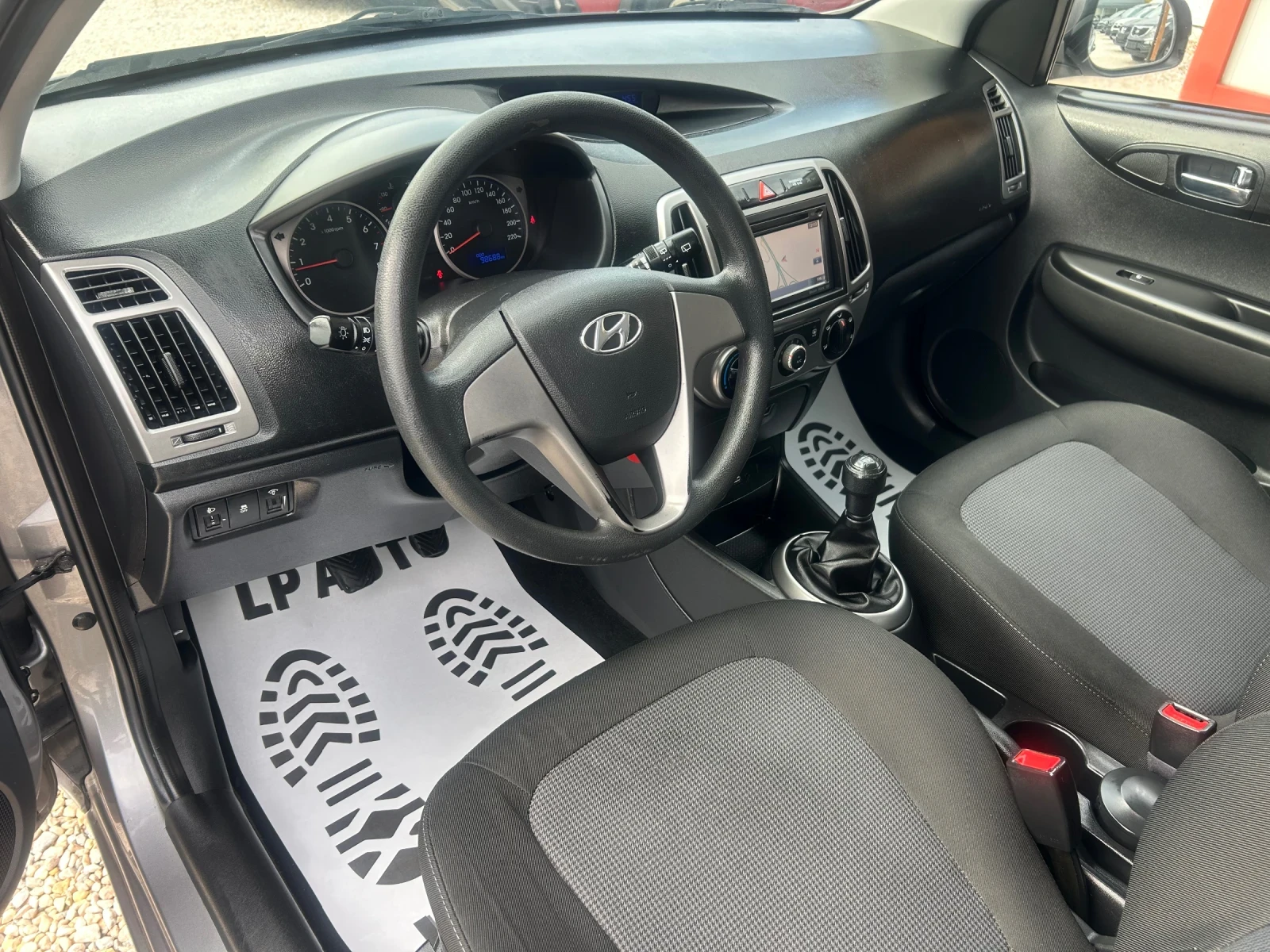 Hyundai I20 * 1.2i* 84.* GPL* Facelift* NAVI*  | Mobile.bg   7