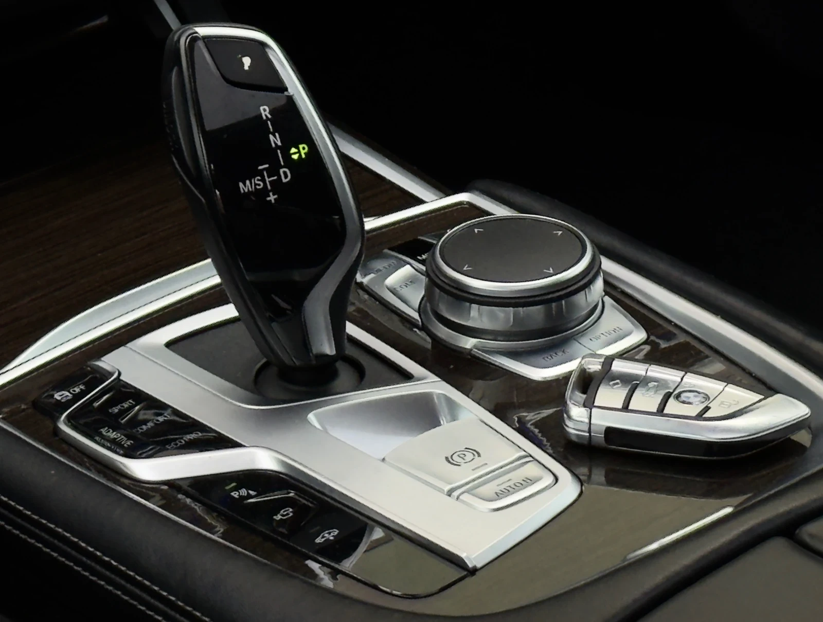 BMW 740 i * CARBON CORE* LASER* LONG* FACELIFT* , снимка 15 - Автомобили и джипове - 53760496