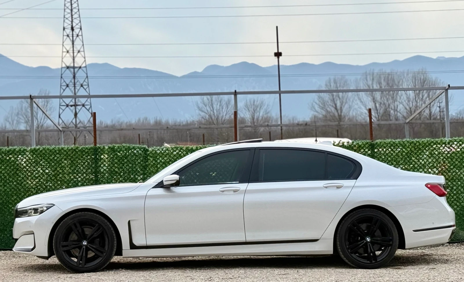 BMW 740 i * CARBON CORE* LASER* LONG* FACELIFT* , снимка 3 - Автомобили и джипове - 53760496