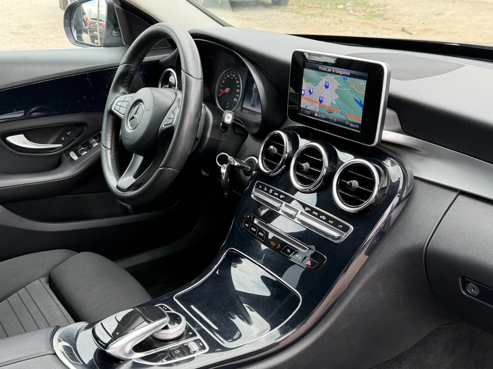 Mercedes-Benz C 220 ТОП* СОБСТВЕН ЛИЗИНГ, снимка 12 - Автомобили и джипове - 53926981