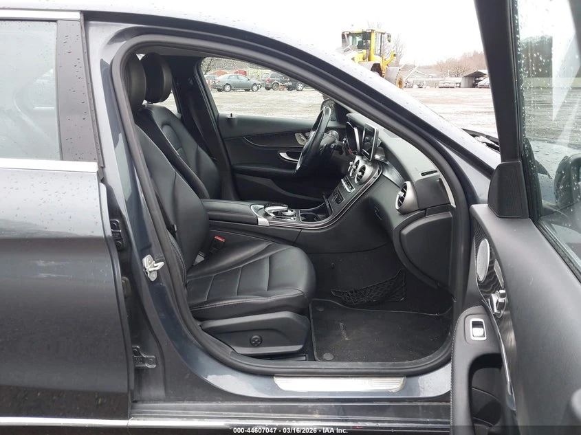 Mercedes-Benz C 300 2.0l 4Matic, снимка 5 - Автомобили и джипове - 54116829