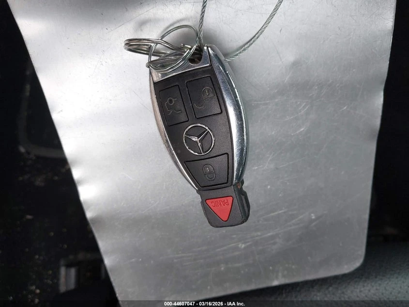 Mercedes-Benz C 300 2.0l 4Matic, снимка 11 - Автомобили и джипове - 54116829