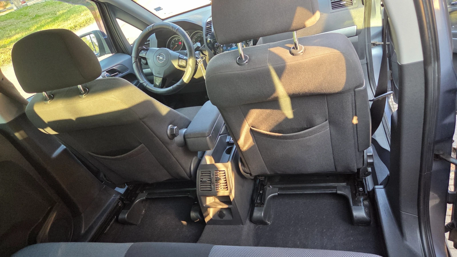 Opel Zafira B, снимка 4 - Автомобили и джипове - 54397368