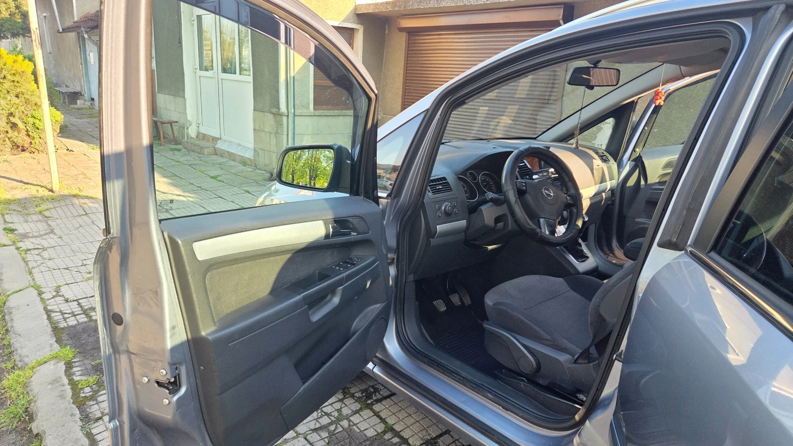Opel Zafira B, снимка 2 - Автомобили и джипове - 54397368