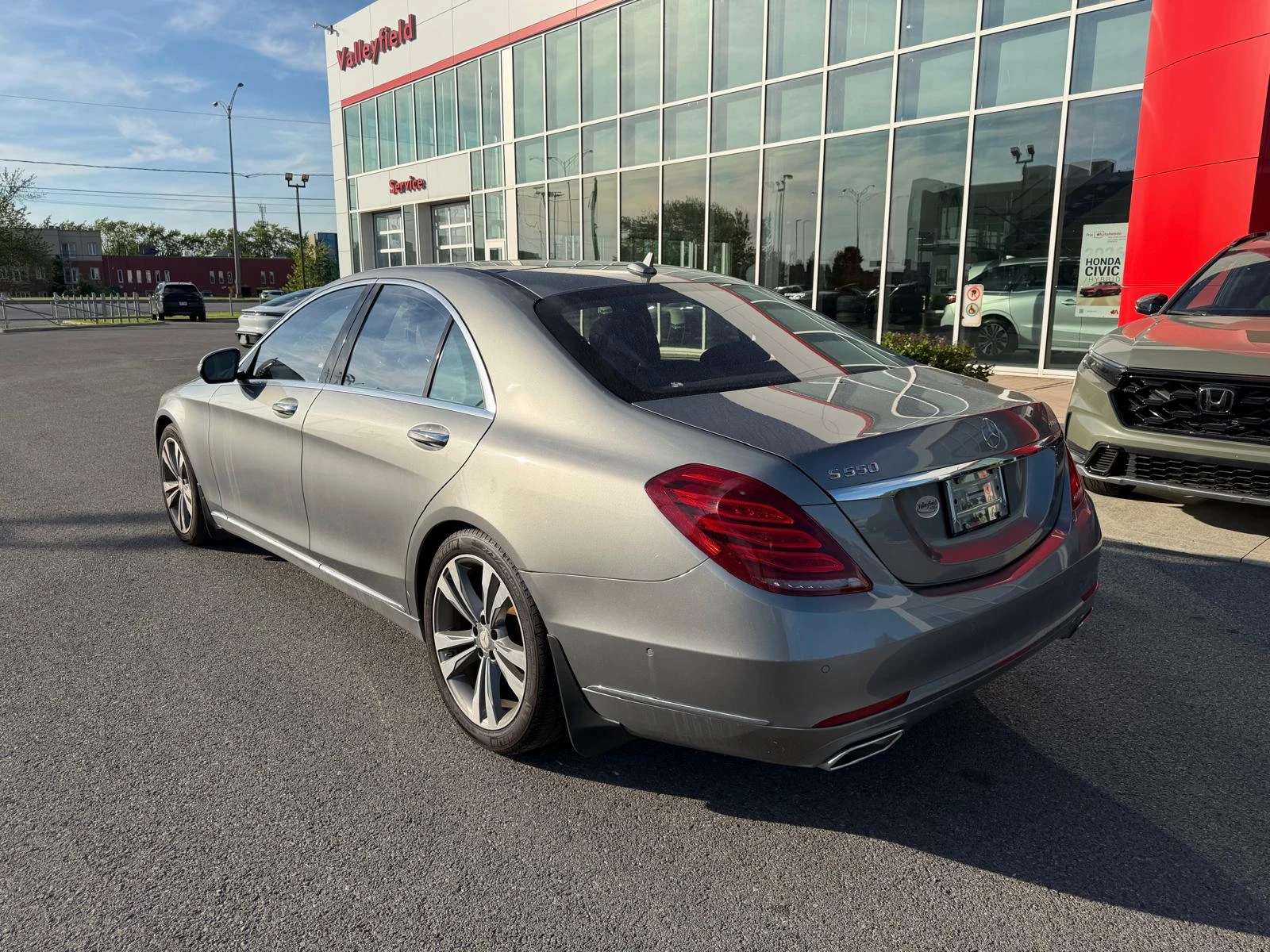 Mercedes-Benz S 550 4.6L V8 / Чист CARFAX / Малък пробег / Като нова!, снимка 6 - Автомобили и джипове - 54849453