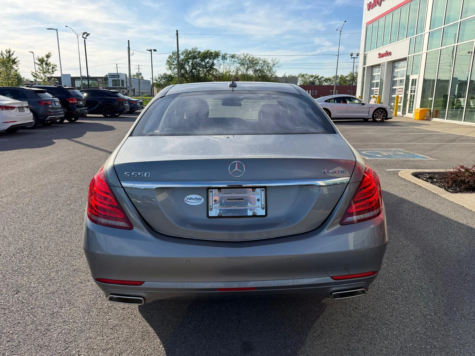 Mercedes-Benz S 550 4.6L V8 / Чист CARFAX / Малък пробег / Като нова!, снимка 5 - Автомобили и джипове - 54849453