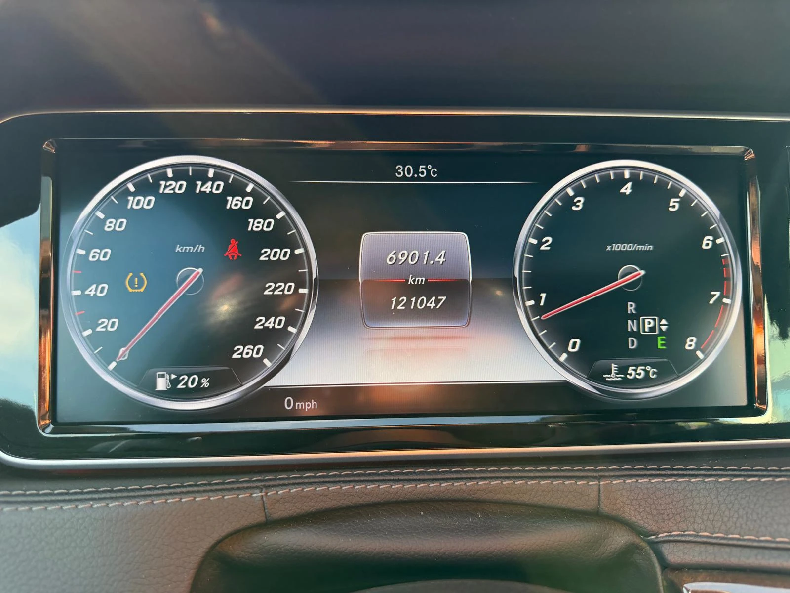 Mercedes-Benz S 550 4.6L V8 / Чист CARFAX / Малък пробег / Като нова!, снимка 12 - Автомобили и джипове - 54849453