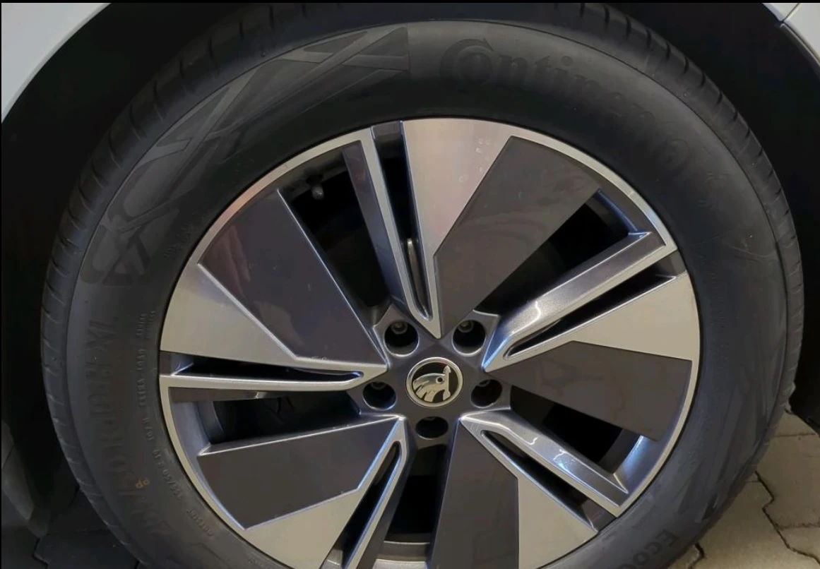 Skoda Enyaq Термопомпа, ТЕГЛИЧ, 2 к-та джанти, СЕРТИФИКАТ 95% , снимка 7 - Автомобили и джипове - 55098145