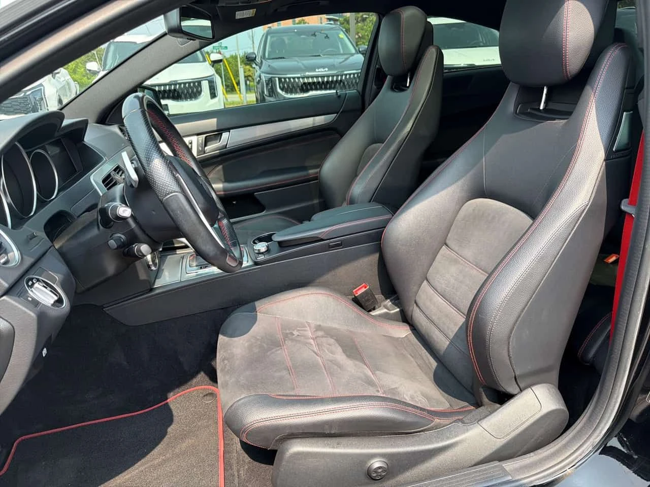 Mercedes-Benz C 350 * CARFAX * ОПЦИЯ ЗА ФИНАНСИРАНЕ , снимка 13 - Автомобили и джипове - 55438309