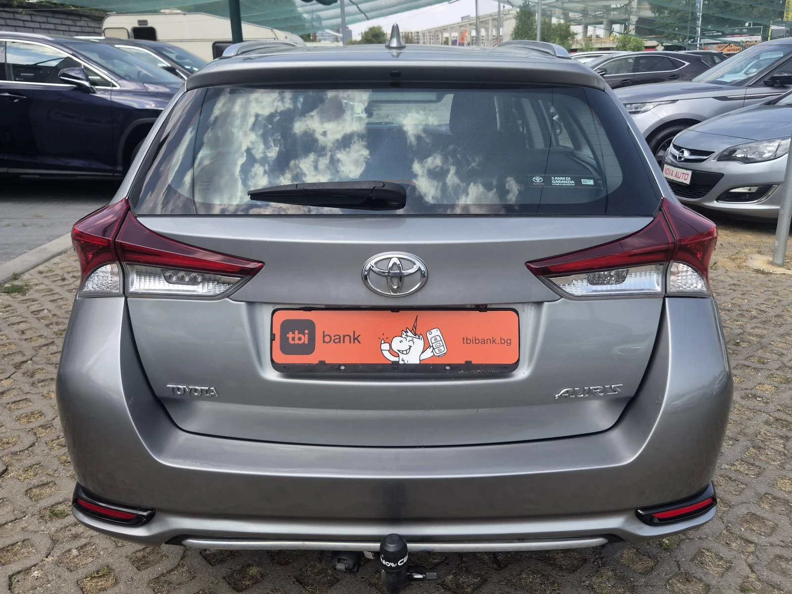 Toyota Auris 1.6D4D-FACE LIFT, снимка 3 - Автомобили и джипове - 55802218