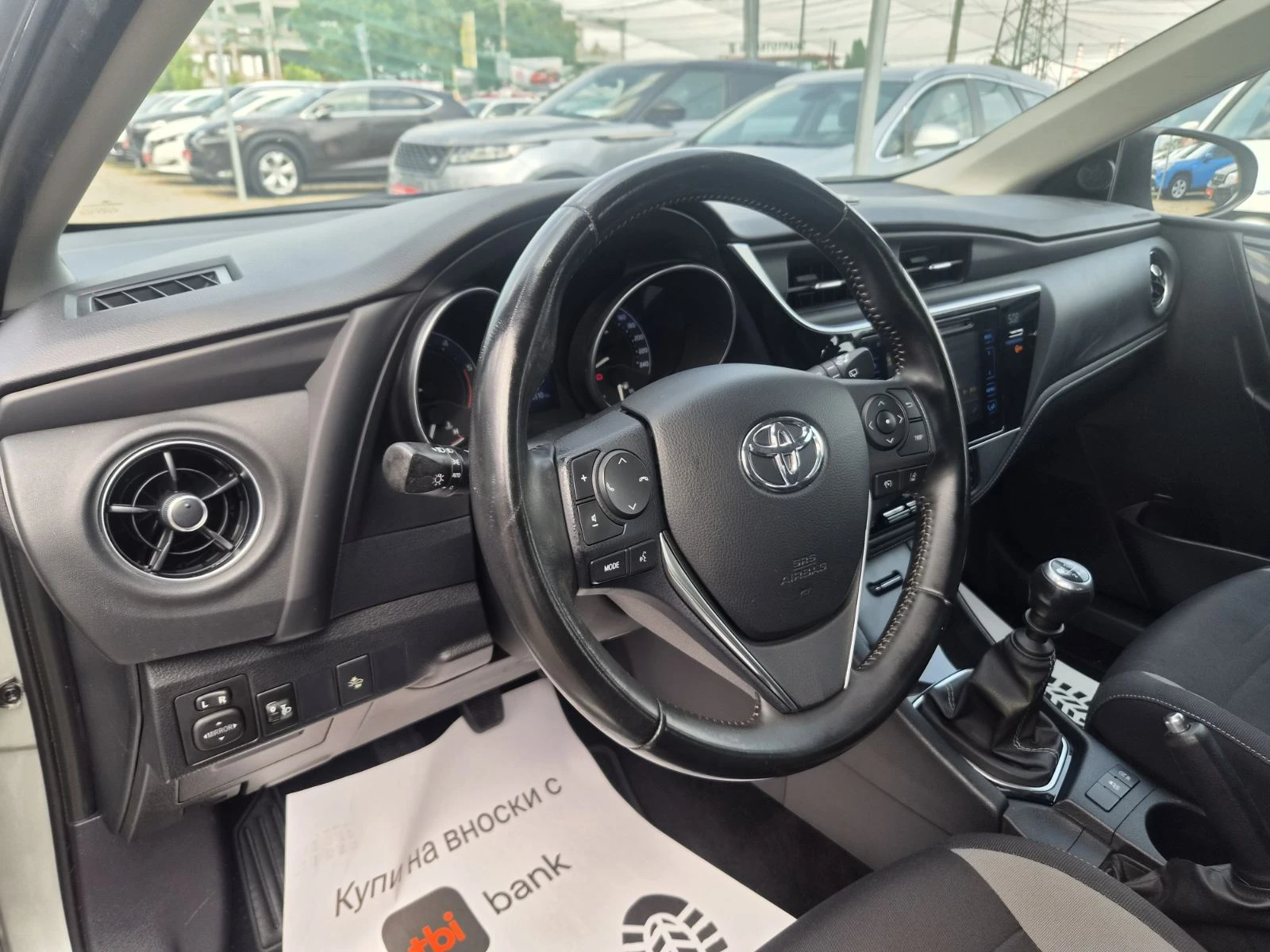 Toyota Auris 1.6D4D-FACE LIFT, снимка 8 - Автомобили и джипове - 55802218
