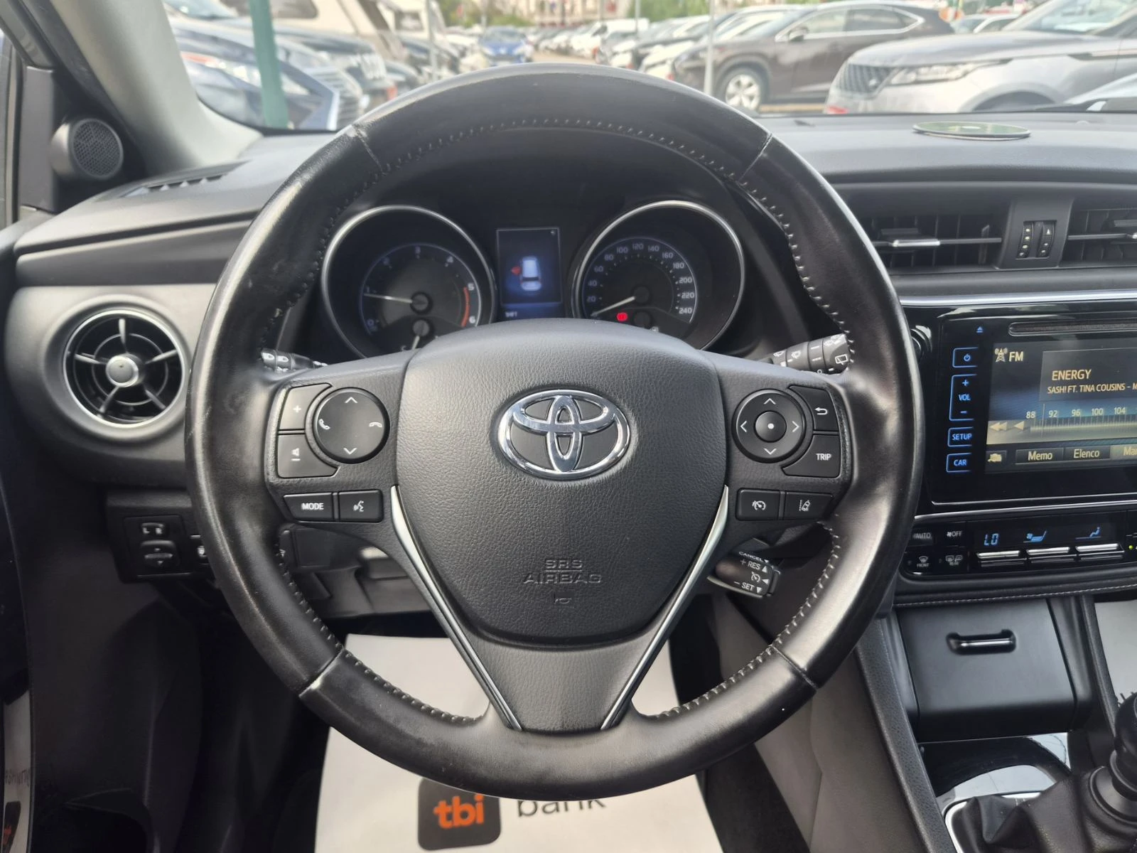 Toyota Auris 1.6D4D-FACE LIFT, снимка 9 - Автомобили и джипове - 55802218