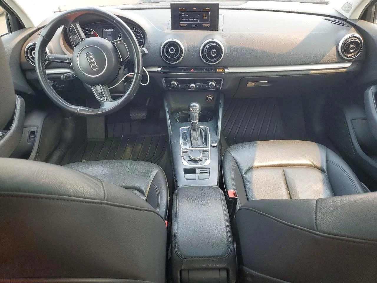 Audi A3 1.8l Premium, снимка 8 - Автомобили и джипове - 55812509